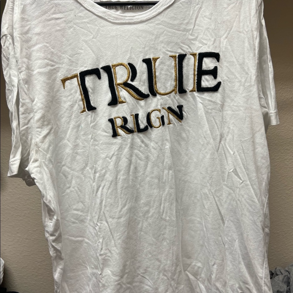 white tshirt